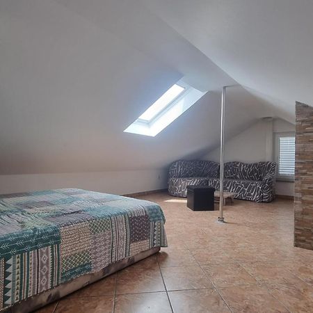 Apartment Helmut With Sea View Башка Экстерьер фото
