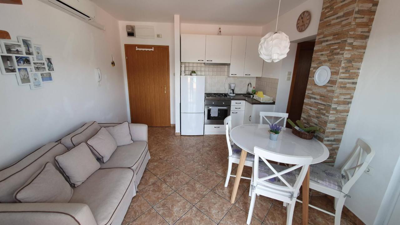 Apartment Helmut With Sea View Башка Экстерьер фото