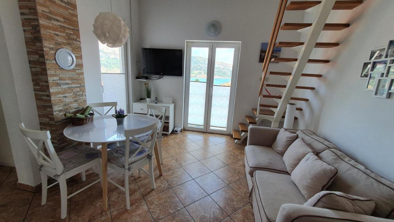 Apartment Helmut With Sea View Башка Экстерьер фото